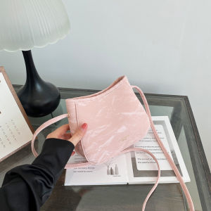 Trendy Minimalist Design Super Popular Velvet Mini Crossbody Bag for Women Fashionable Casual Bucket Bag Soft PU Leather