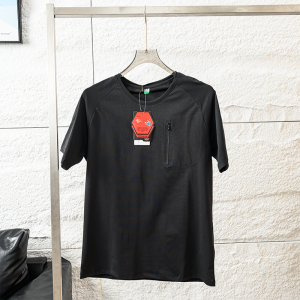 Quick Dry Cool Feeling Summer Mens round Neck Zipper Pocket Breathable Sporty Casual Short Sleeve T-Shirt Standard Fit Youth Fashion