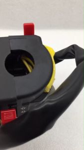 สวิตท์ประกับแฮนด์ (FZR)-ซ้าย ผ่หมาก สายไฟขดหนา ใช้งานใด้หลายรูปแบบ ใช้ใด้กับรถทุกรุ่น ใช้ทน ไม่ต้องกลัวไหม้ ตัวละ289 บาท