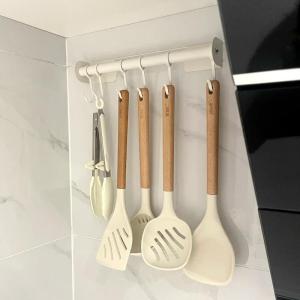 New Home Kitchen Essential 100pcs Stainless Steel Hooks Heavy Duty No Drilling Required Multi-Sided Hooks for Spoons And Shovels