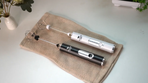 READY One Two Cups Hand Mixer Elektrik Alat Pengaduk Pengocok Minuman Telur Otomatis 2in1 HM23