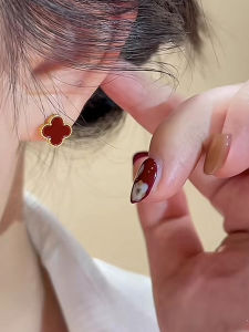 Pianist | Red Four-leaf Flower Earrings Silver Pin