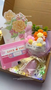Mini Crochet Flower Bouquet CUTE SIZE in a Gift Box Sunflower