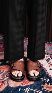 SAOKI - Sandal Slop Kulit Pria Wanita Traveling Sendal Casual Slide Slip On Strado Brown