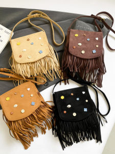 American Retro Tassel Shoulder Bag Casual Mobile Phone Bag Lightweight Luxury Crossbody Bag for Young Women in Daily Use
