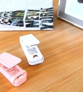 ที่ซีลถูกแบ่ง A214 เครื่องซีลปากถุง เครื่องซีลพกพาขนาดเล็ก เป็นเครื่องซีลถูกพิเศษให้บริบท ขนาด สำหรับคนที่ชิดเจ็บปวด เช่น เครื่องซีลพกพาและเส้นมดพลาสติก