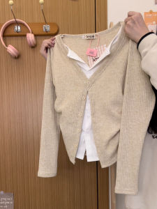 Slim Fit V-Neck Knitted Cardigan Long Sleeve Waist-Cinching Base Shirt Top for Short Women Creamy Universe Design Sense