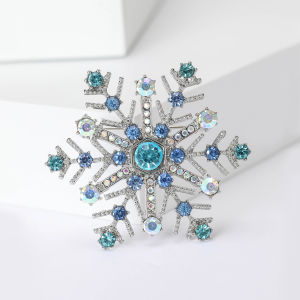 Personalized Fashion Alloy Rhinestone Snowflake Brooch Christmas Decoration Brooch Trendy Versatile Clothing Accessories