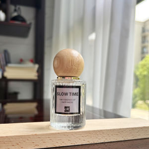 High-End Glass Perfume Bottle 50ML Pump Spray Bottle Large Capacity Empty Bottle Display Cosmetic Tool Fragrance Divider