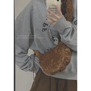 Gold Velvet Down Bag: A Niche Style for Fall & Winter 2023