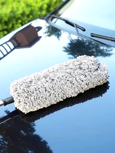 Harver Extension-Type Soft Microfiber Car Cleaning Duster with Black and Red Handle for Easy Access to Car Surfaces