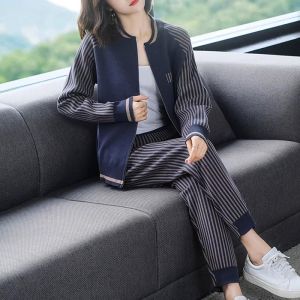 ฤดูใบไม้ผลิ ฤดูใบไม้ร่วง ลำลอง ชุดกีฬาสําหรับผู้หญิงมากกว่า 40 50 ทันสมัย สองชิ้นต่อต้านวัย ชุดสูท ชุดแจ๊กเก็ตของแม่