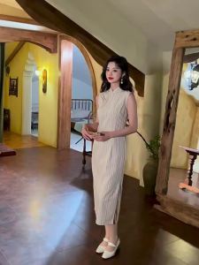 New Chinese Style Sleeveless Long Cheongsam Elegant and Slim