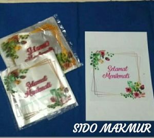 Selamat makan plastik isi 50 ( ukuran 18x18 )