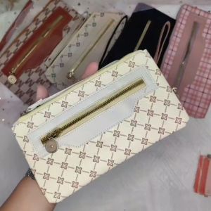 UNIQ WOMAN COIN POUCHES WRISTLET LONG PURSE WALLET