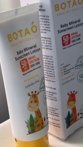 Kem chống nắng hữu cơ khoáng chất cho bé BOTAÓ GROW NATURALLY Baby Mineral Sunscreen Lotion 50 spf bảo vệ mặt và toàn thân cho bé 75ml của Mỹ