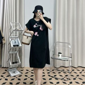 ชุดเดรสเสื้อยืดพิมพ์ลายลําลองหลวมสําหรับผู้หญิงสไตล์ฤดูร้อนพร้อมคอกลมแขนสั้นดีไซน์อเนกประสงค์และประจบ