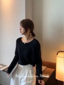 เสื้อกันหนาวเอวลอยสุดป๊อป ที่สาวๆ ต้องมี แฟชั่น Sweater Crop เสื้อสเวตเตอร์ครอปสั้น ผ้าไหมพรม สีพาสเทล