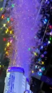 69 รู ปืนเป่าฟอง 69 รู เป่าฟองอันใหญ่ 75 ซม การฉีด เป่าฟองเยอะมาก พร้อมเอฟเฟกต์แสง