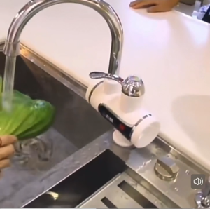 Máy Làm Nóng Nước Trực Tiếp Loại Ngang – Giải Pháp Tiện Lợi Giúp Làm Nóng Nước Nhanh Chóng Tiết Kiệm Điện Và Phù Hợp Cho Phòng Trọ Nhà Thuê Hoặc Không Gian Nhỏ. Thiết Kế Gọn Gàng Dễ Lắp Đặt Hoạt Động Ổn Định Mang Đến Nguồn Nước Ấm Thoải Mái