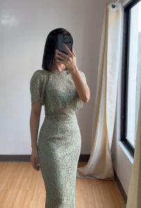 Chic Lace Bodycon Dress – Figure-Hugging Midi Dress by Trendsetter Sunday