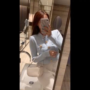 Áo Len Cúc Vàng Hàng Quảng Chấu Chất Đẹp 371