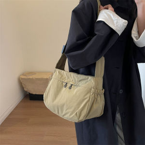 Waterproof Nylon Dumpling Shape Crossbody Bag Large Capacity Commuter Shoulder Bag Simple Sport Style Casual Tote Bag for Men And Women