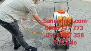 Máy phun khử khuẩn phòng dịch di chuyển bằng bánh xe tay đẩy rất nhẹ nhàng