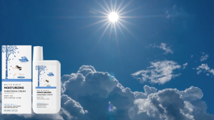 Sunscreen SPF 50+ PA+++ effectively blocks UVA/UVB rays provides UV protection is refreshing and brightening moisturizing and waterproof.