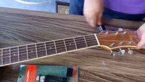 ที่งัดหมุดกีต้าร์ ที่หมุนลูกบิดกีตาร์ ที่ถอดหมุด กีต้า งัดหมุดเกลียว สําหรับเปลี่ยนสายกีตาร์ อุปกรณ์ ที่ถอดตัดสายกีตาร์