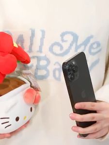 🪴 ชีเสิร์ฟสุด กระถางต้นไม้ Hello Kitty พร้อมดอกไม้ มาใหม่ ขนาด ประมาณ 23 cm