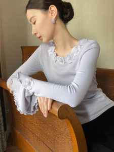 Áo Lót Ôm Body Tay Chuông Trang Trí Hoa
