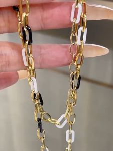 Queensun 18k Gold Enamel Link Bracelet Two-Tone Bracelet Minimalist Stackable Bracelet Everyday Wear Jewelry Trendy Chain Bracelet Colorful Enamel Jewelry Statement Link Bracelet Dainty Gold Bracelet 18K 金撞色链条手饰 轻奢极简风 日常通