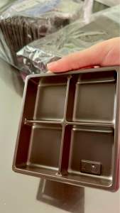 E-44 กล่องใสฐานน้ำตาล บรรจุ50ชุด พร้อมฝา