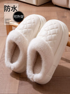 รองเท้าแตะผ้าฝ้ายกันน้ำสำหรับผู้หญิงในช่วงฤดูหนาวปี 2024 รองเท้าแตะแบบหนาและอบอุ่นสำหรับใส่ในบ้านและกลางแจ้ง รองเท้าแตะขนสัตว์แบบสวมหัว