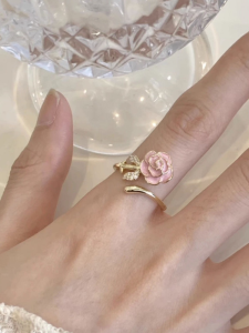 Ins Mountain Tea ดอกไม้แหวนผู้หญิงการออกแบบที่ไม่ซ้ํากันหรูหราที่แม่นยํานิ้วมืออาหารแหวนคู่ของขวัญเพื่อนที่ดีที่สุด