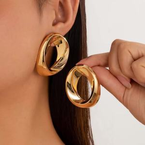 Ingemark Punk Goth Smooth Hollow Oval Stud Earrings for Women Vintage Gold Color Piercing Earrings Seampunk Party Jewelry Gift