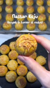 Nastar Keju Premium Toples Tabung 300ml