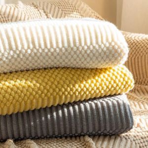 ผ้าห่มมัสตาร์ดผ้าห่มพร้อมขอบเตียงทรงเรขาคณิตครีมเบาะแบบระบายอากาศได้สำหรับโซฟาในร่มกลางแจ้ง