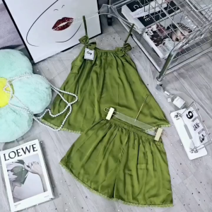 Set đùi lụa satin hai dây phối nơ xịn mịn mềm mát freesize 60kg . Đồ bộ đùi lụa satin dễ thương
