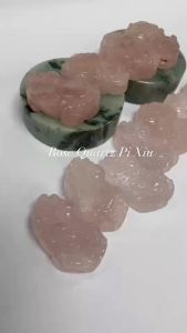 จี้แกะสลักปี่เซี่ยโรสควอตศ์ ไซส์กลาง ขนาด 2.1*3.7เซน