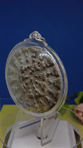 非常古老稀有出塔老圣物大模土制25佛祖圣相牌（请参阅以下简介）已包好透明防水壳Very Old and RareNur Din Phra Ngob Nam Oi Phim 25 Ong(25 Buddhas)Pls refer below for detail introduction