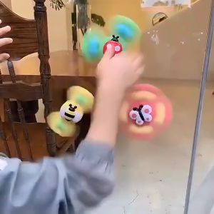 Đồ chơi con quay hình động vật dễ thương với nhiều màu sắc và chuyển động xoay tròn kích thích tư duy màu sắc cho bé