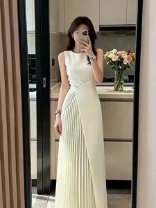 XUECAIQI | Waist-Cinching Pleated Stitch Sleeveless Slim Long Dress