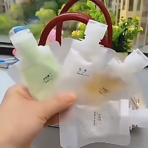 Botol / Kantong / Tempat Wadah Isi Ulang Refill Plastik Cairan Sabun Shampoo Lotion 30ml 50ml 100ml Travel / Travelling Pouch Portable Reuseable Soap Organizer Anti Tumpah Simpel dan Praktis Multifungsi Serbaguna
