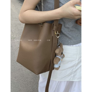 South Korea Niche Style Underarm Bag Female 2024 New Arrival Tide Retro Bucket Bag Minimalist Multi-Functional Messenger Bag Shoulder Bag