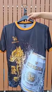 เสื้อลาย Singha แขนสั้น เสื้อเนื้อผ้ากีฬา ผ้ากีฬาไมโครซัพลาย มีไซส์ M-2XL ชายและหญิง ผลิตโรงงานไทยเสื้อลาย Singha แขนสั้น เสื้อเนื้อผ้ากีฬา ผ้ากีฬาไมโครซัพลาย มีไซส์ M-2XL ชายและหญิง ผลิตโรงงานไทย