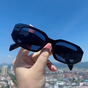 Fashion irregular resin frame sunglasses / European and American small frame wide leg mens and womens anti-UV sunglasses