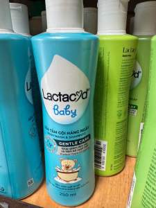Sữa Tắm Gội Trẻ Em Lactacyd Milky Bảo Vệ Nuôi Dưỡng Da và Tóc Bé Vượt Trội 500ml tặng kèm bình nước