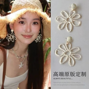 Bohemian Summer Beach Vacation Large Flower Womens Oversized Straw Woven Earrings Unique Fashion Jewelry Accessories
